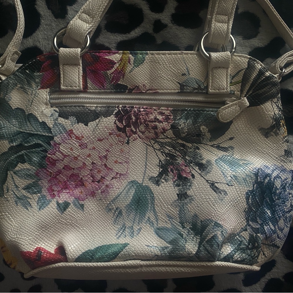 Multisac Purse W/ Flower Pattern - image 3